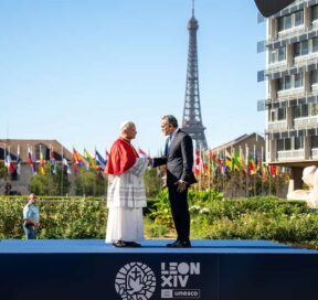 Léon XIV en France : une réflexion sur l’homme et le sens
